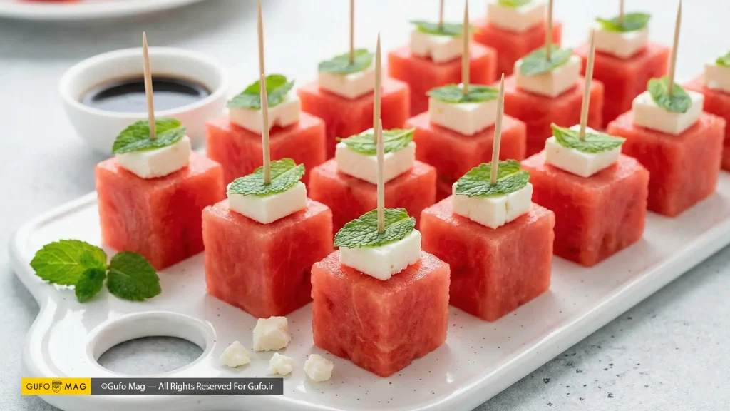 روش پنجم برش زدن هندوانه شب یلدا به صورت مکعبی با پنیر