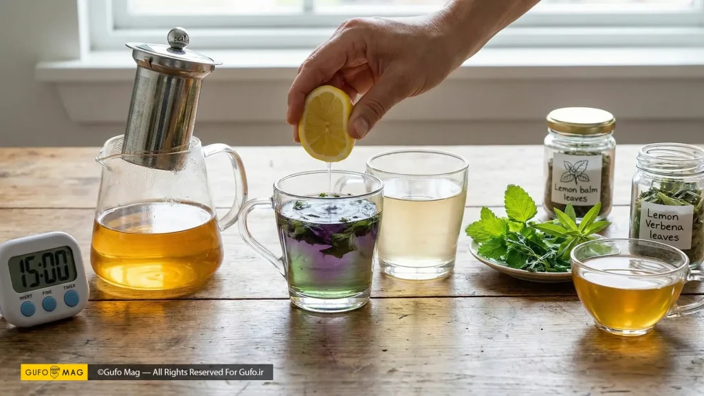 ترفندهای دمنوش، شامل استفاده از تایمر برای زمان دقیق و تاثیر افزودن لیمو بر تغییر رنگ چای گیاهی