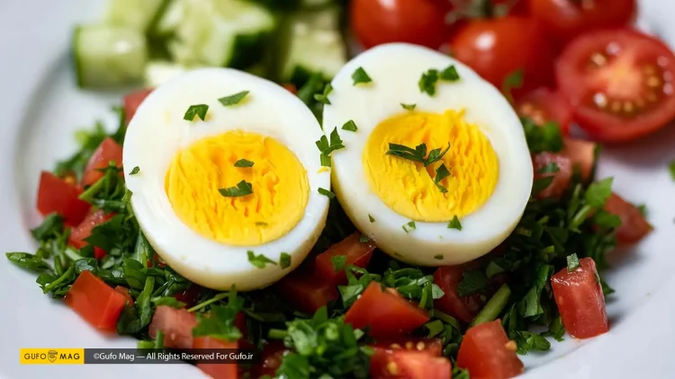 طرز تهیه تخم مرغ آبپز با سبزیجات